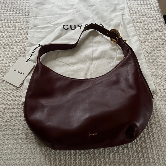 Cuyana Celestia Shoulder Bag in Cherry - Picture 1 of 6